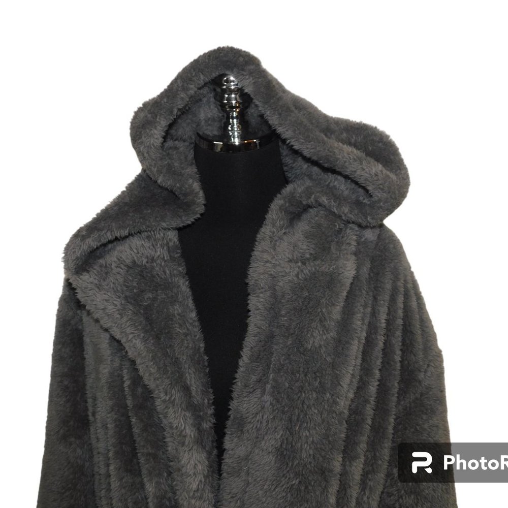 Jasmine & Ginger Plush Gray Robe With Faux Fur - image 2